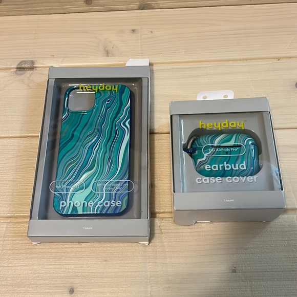 heyday Accessories Hey Day Apple Iphone 3 Case And Apple Airpods